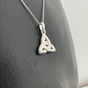 Solvar Celtic Knot Triquetra (Trinity Knot) Silver Pendant Necklace